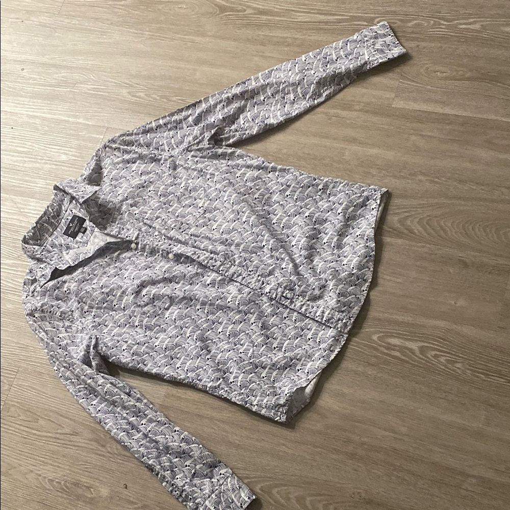 American Eagle Outfitters Blue and White Patterned Shirt
